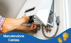 Tecnico controlla caldaia a condensazione. La revisione caldaia a condensazione ogni quanto è fondamentale per efficienza e sicurezza.